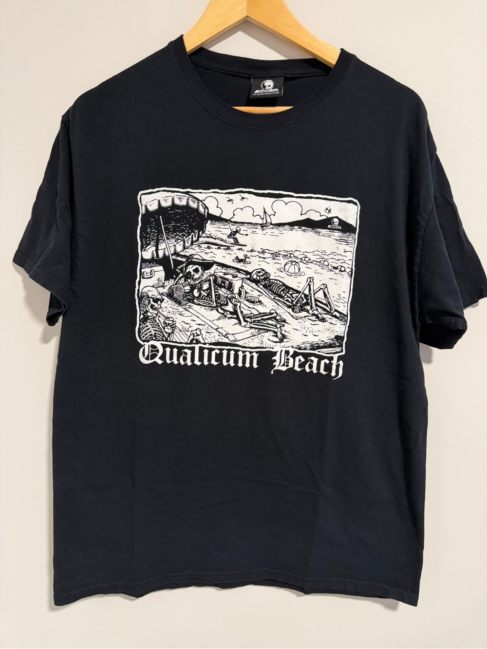 Skull Skates Qualicum Beach Tee